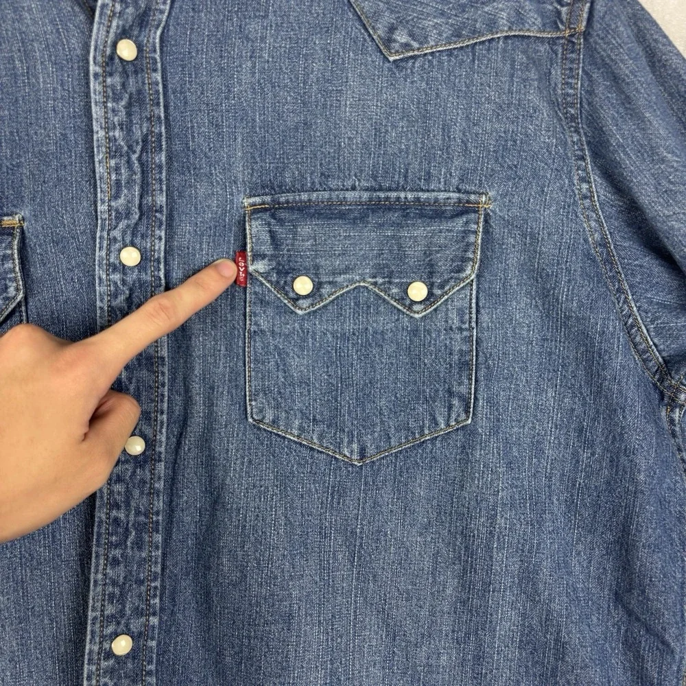 Levis excellent no